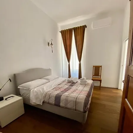 Apartment Sole In The Center Of